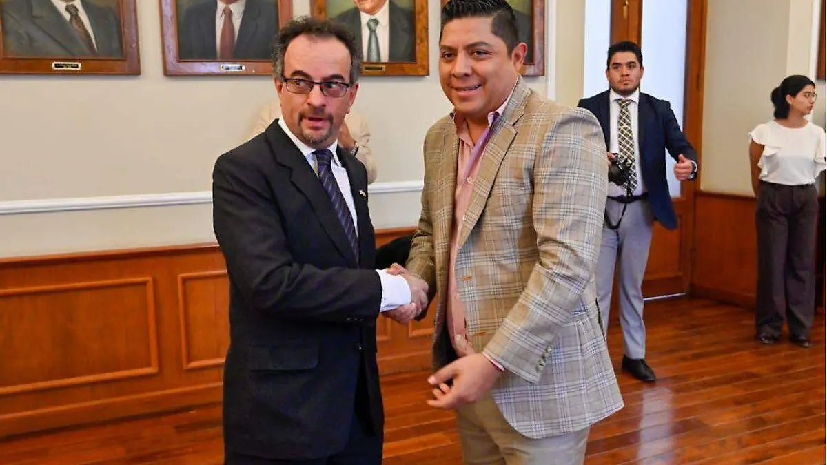 RGC se reune con Embajador Británico (1)